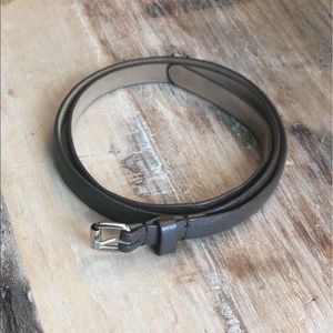 ⭐️2/15⭐️ Ann Taylor Skinny Genuine Leather Belt